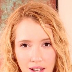 Nicki Blueporn model
